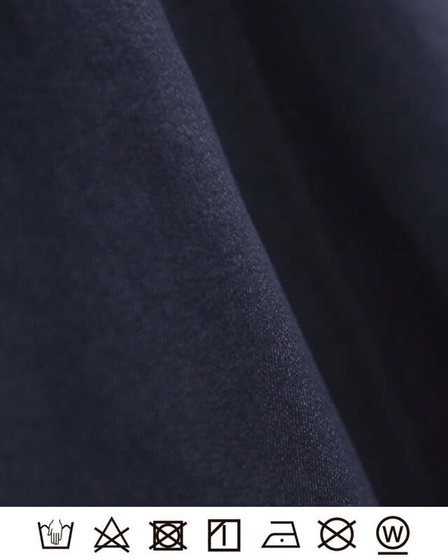 伸縮性がありしっとりと柔らかい上質なデニムワンピース生地