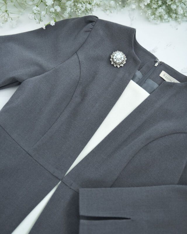 清楚で上品なバイカラーワンピースPrima Layered Onepiece｜レジーナ【神戸ワンピース専門店】