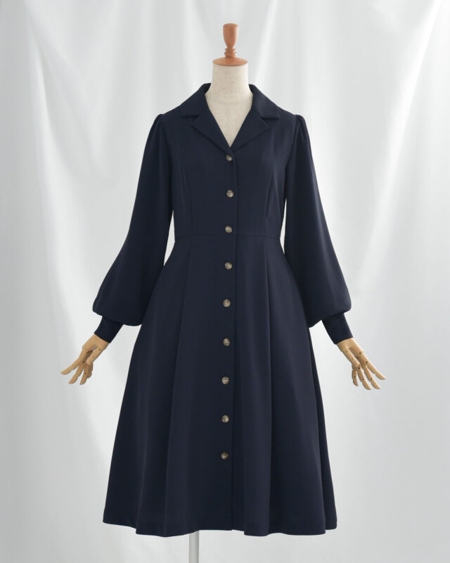 神戸Navyの襟付き長袖シャツワンピース 縦ボタンで細見え