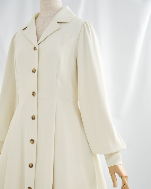 立体感のある曲線切替で美しく整う上品ワンピース