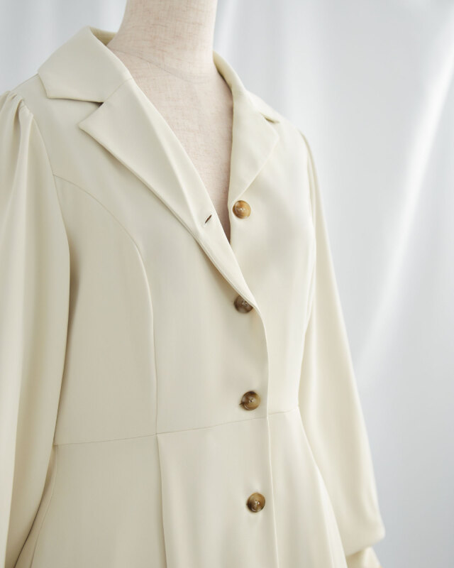 縦ボタンとウエスト切替の細見えシャツワンピース