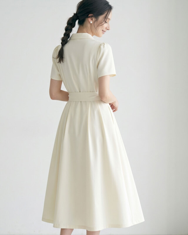 後ろ姿もすっきりと美しく魅せる。大人の品格漂うきれいめ半袖リボンワンピース。レジーナ【神戸ワンピース専門店】