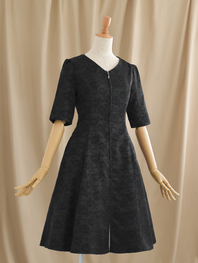 レジーナ【神戸ワンピース専門店】きれいめワンピース,普段着からフォーマルまで対応する上品ワンピース