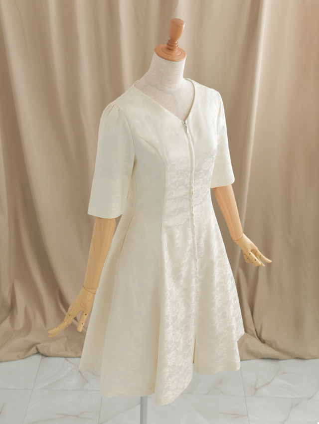 レジーナ【神戸ワンピース専門店】きれいめワンピース,普段着からフォーマルまで対応する上品ワンピース