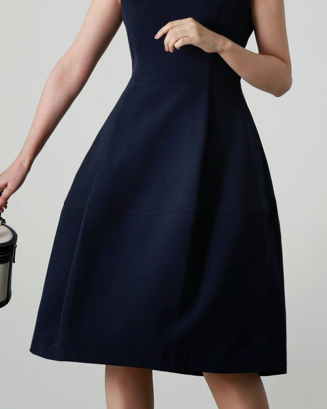 レジーナ【神戸ワンピース専門店】きれいめワンピース,普段着からフォーマルまで対応する上品ワンピース