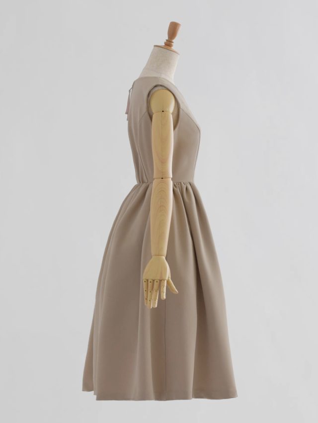 レジーナ【神戸ワンピース専門店】きれいめワンピース,普段着からフォーマルまで対応する上品ワンピース