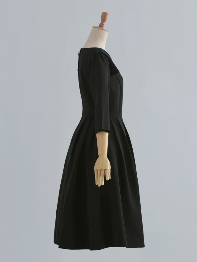 キレイ ワンピ エリサ】25-a23 お色展開：ブラック ／ サイズ展開：36  