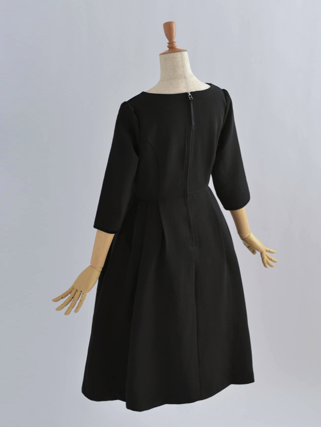 キレイ ワンピ エリサ】25-a23 お色展開：ブラック ／ サイズ展開：36  