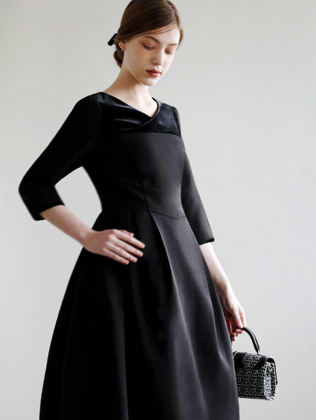 キレイ ワンピ エリサ】25-a23 お色展開：ブラック ／ サイズ展開：36  