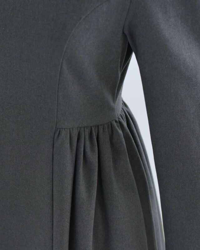 レジーナ【神戸ワンピース専門店】きれいめワンピース,普段着からフォーマルまで対応する上品ワンピース