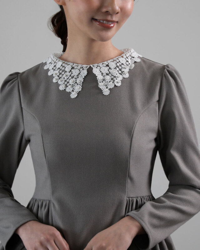 レジーナ【神戸ワンピース専門店】フリル襟ワンピース