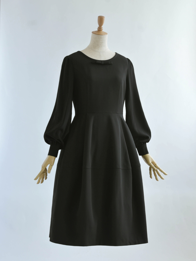 レジーナ【神戸ワンピース専門店】きれいめワンピース,普段着からフォーマルまで対応する上品ワンピース