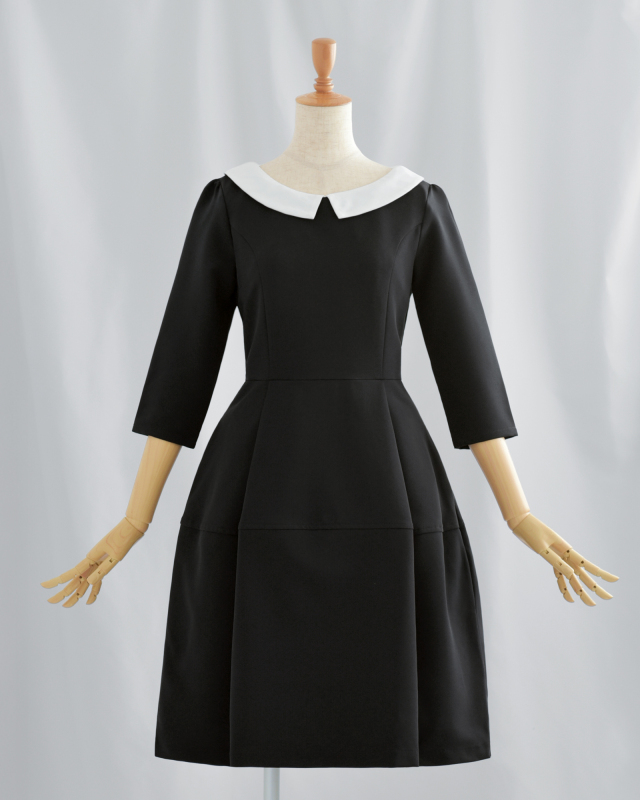 フォーマルに映えるブラックワンピース、冠婚葬祭やきれいめコーデに活躍