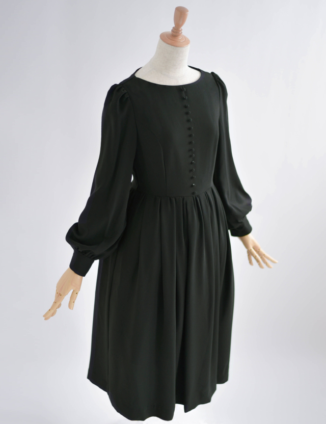 ワンピース専門店のレジーナでしか手に入らない 高品質なきれいめワンピース