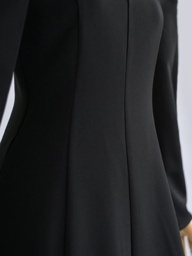 レジーナ【神戸ワンピース専門店】きれいめワンピース,普段着からフォーマルまで対応する上品ワンピース