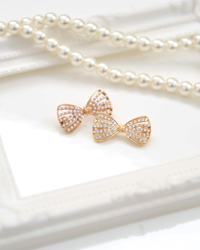 レジーナ【神戸ワンピース専門店】きれいめワンピース,普段着からフォーマルまで対応する上品ワンピース