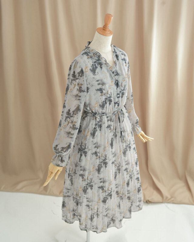 ワンピース シルビア】s038 お色展開：グレー ／ サイズ展開：Free