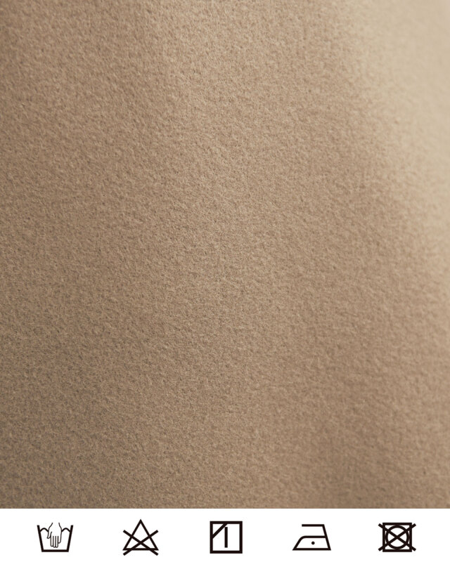 ふんわりとした温もりを感じる上質素材で大人の着こなしを叶えるワンピース生地