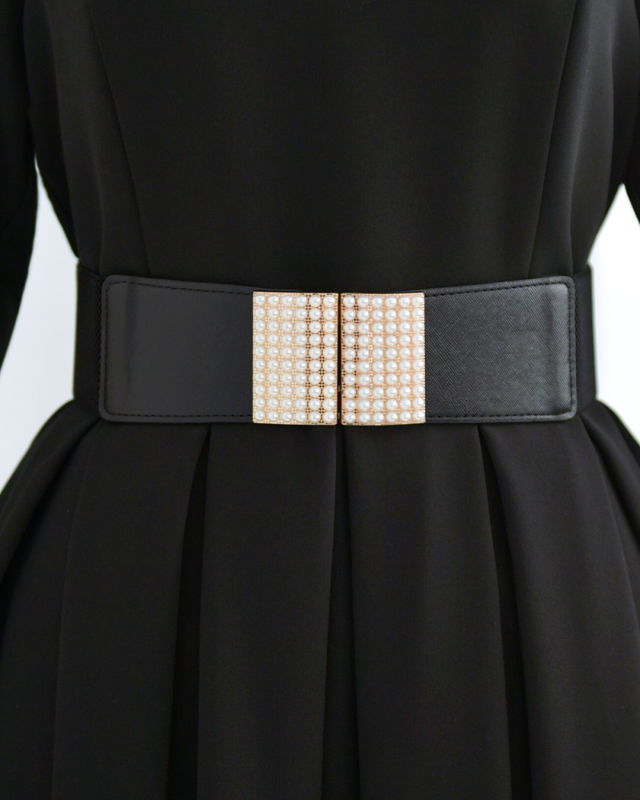 レジーナ【神戸ワンピース専門店】きれいめワンピース,普段着からフォーマルまで対応する上品ワンピース