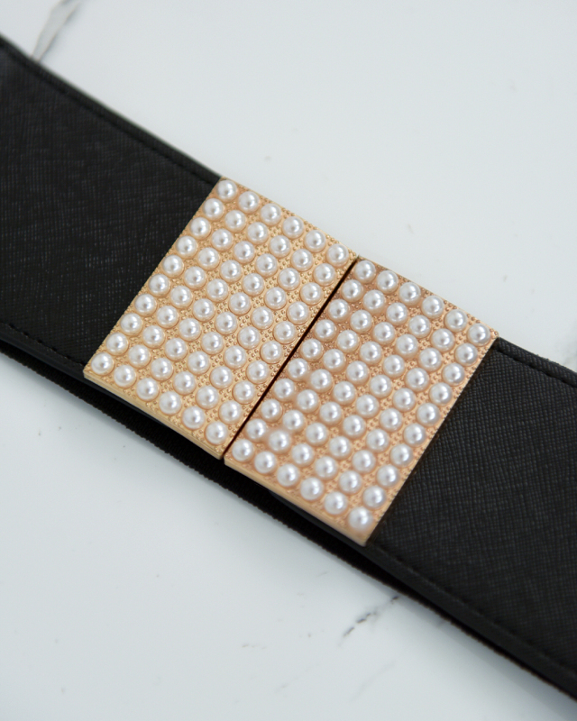 レジーナ【神戸ワンピース専門店】きれいめワンピース,普段着からフォーマルまで対応する上品ワンピース