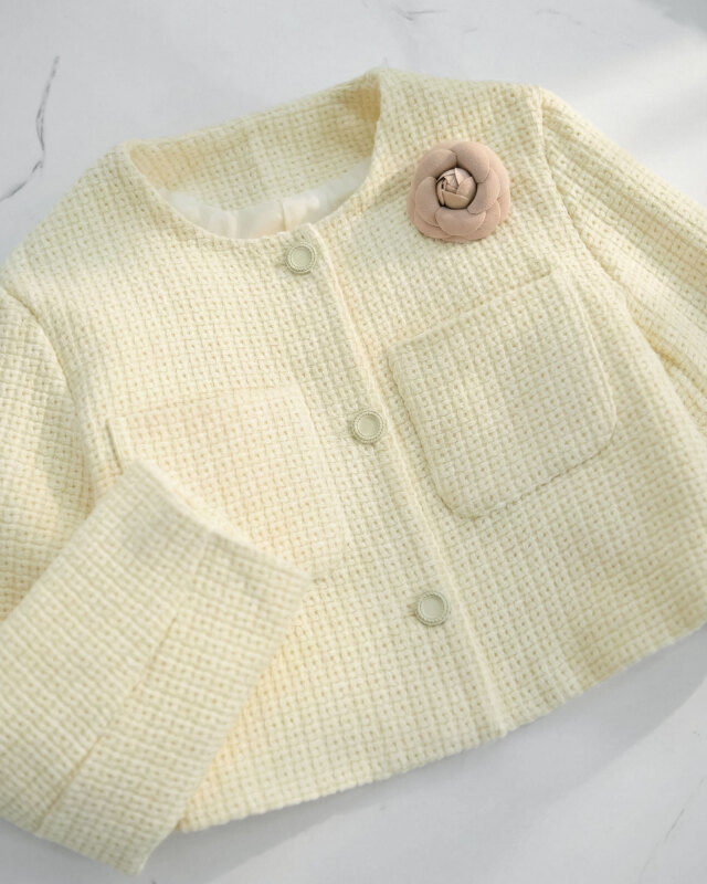 ノーカラージャケット風デザインで式典やお仕事にも活躍する上品ワンピースです。レジーナ【神戸ワンピース専門店】