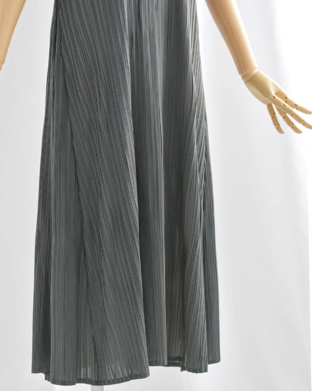 レジーナ【神戸ワンピース専門店】きれいめワンピース,普段着からフォーマルまで対応する上品ワンピース