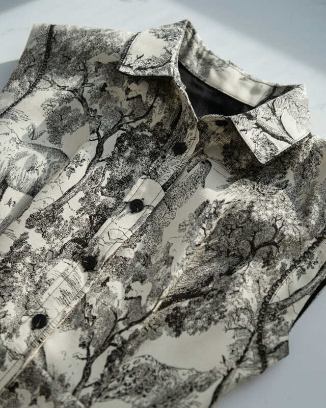 クラシカルなボタニカルアニマル柄ジャカードの上品シャツワンピース｜レジーナ【神戸ワンピース専門店】