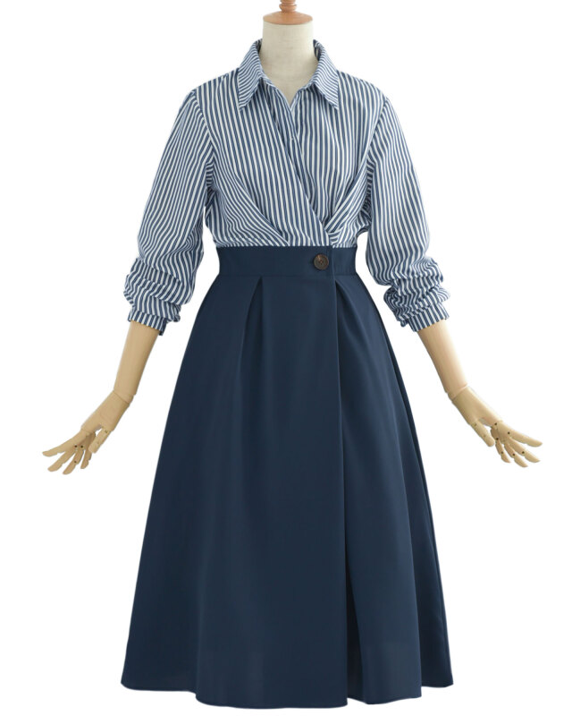 ネイビーストライプ×無地ネイビー切替の上品ワンピース全身