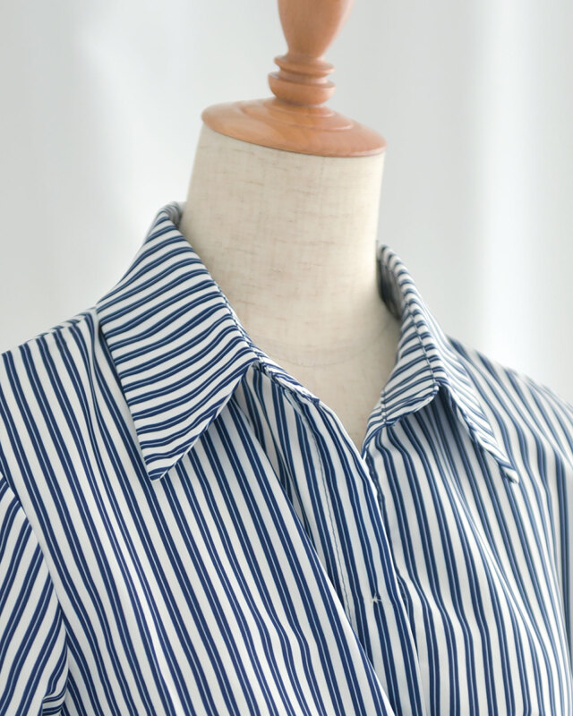 ストライプ柄シャツ襟のアップ ディテール