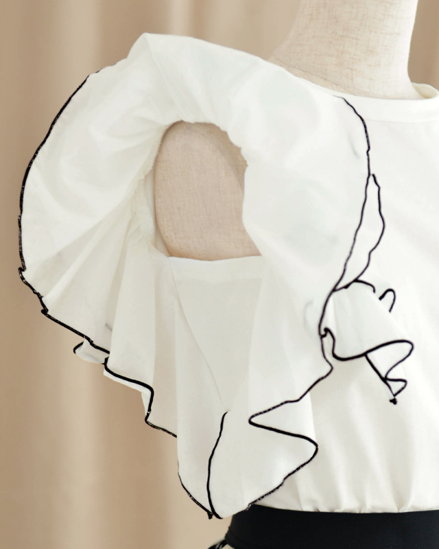 フリル フリル カットソー】お色展開：ホワイト ／ サイズ展開