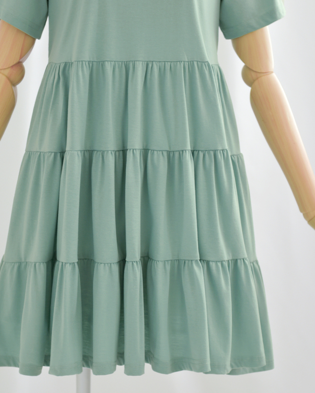 レジーナ【神戸ワンピース専門店】きれいめワンピース,普段着からフォーマルまで対応する上品ワンピース