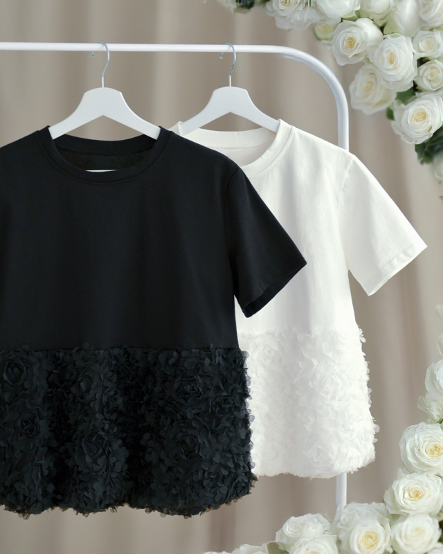 エレガントなブラックカラーとホワイトカラーが魅力のチュールローズチュニック。レジーナ【神戸ワンピース専門店】