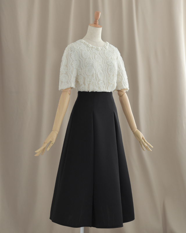 アイボリーの繊細ローズレースが優美に映える華やかブラウス｜レジーナ【神戸ワンピース専門店】