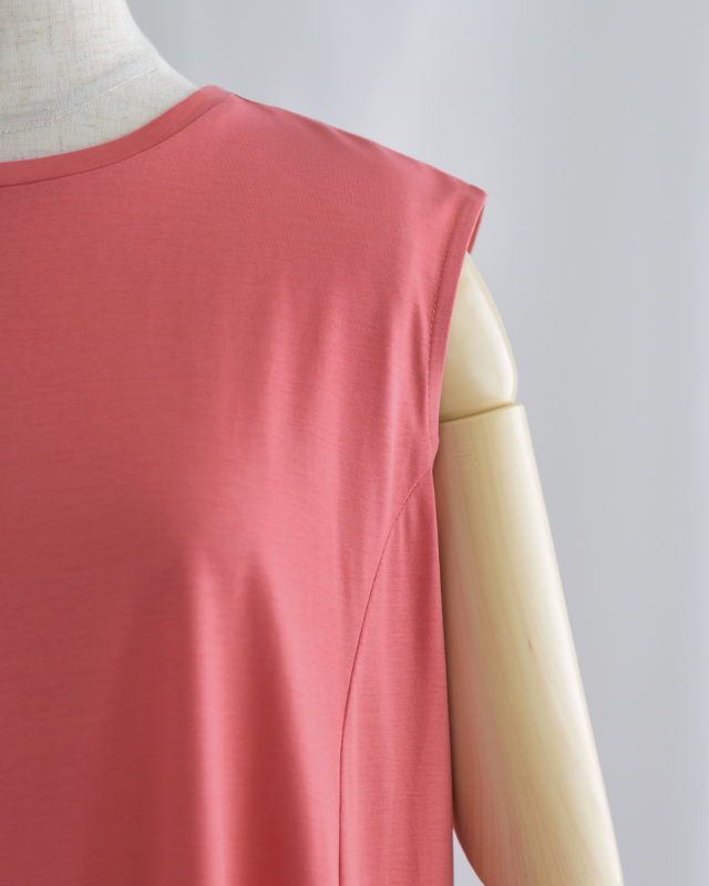 品のある大人の肌見せを叶える肩まわりのシルエット