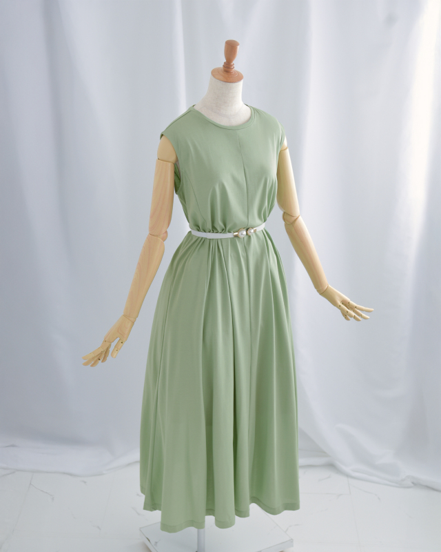 小物次第で印象チェンジが叶う着回し力抜群の一着