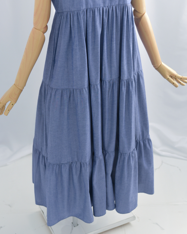 3段ティアードが立体感を演出、動きのあるシルエットで軽やかに魅せる