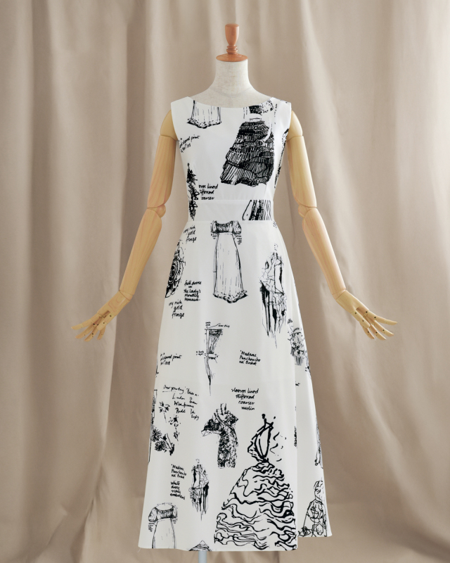 洗練されたモノトーンプリントが目を惹くロング丈ワンピース