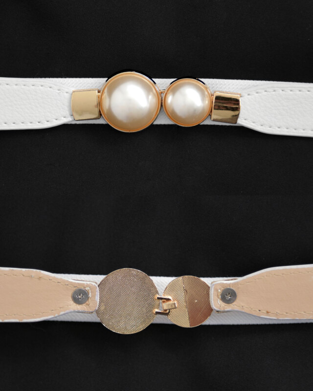 着脱しやすいバックル構造で機能性も兼ね備えた細ベルト　日常からオケージョンまで幅広く対応