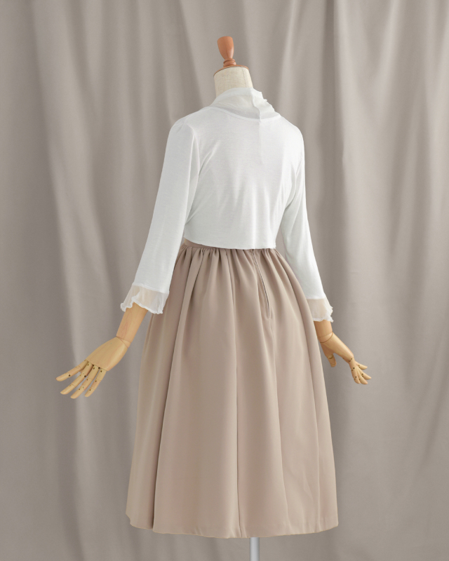 シアーボレロを後ろから見た全体像、すっきりとしたバックスタイル