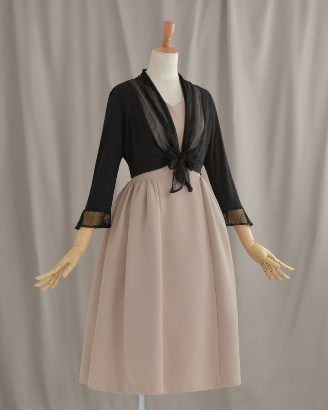 シアー素材が軽やかな黒のボレロ、フォーマルワンピースに合わせやすいエレガントな羽織り レジーナ【神戸ワンピース専門店】