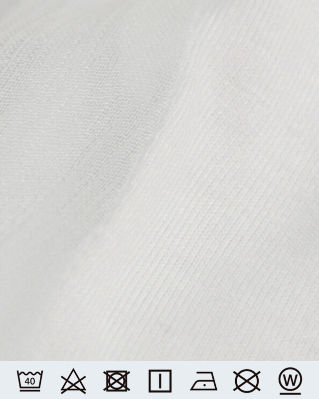 ホワイトシアーボレロの生地感アップ、柔らかで軽やかな風合いを表現