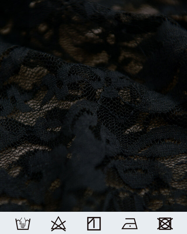 ネイビーフレアワンピースのFAB画像、素材感やデザインの魅力を表現