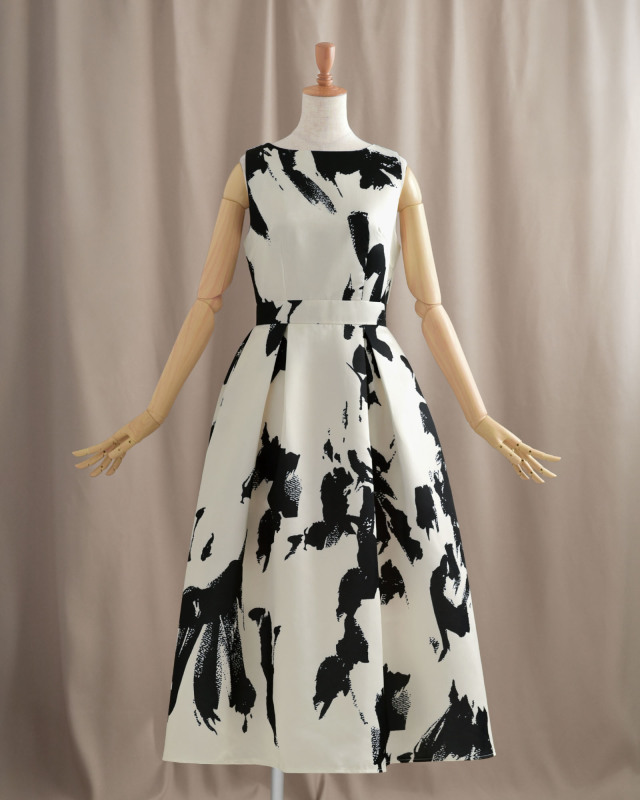 フレア ワンピース アデル】お色展開：ホワイト ／ サイズ展開：Free