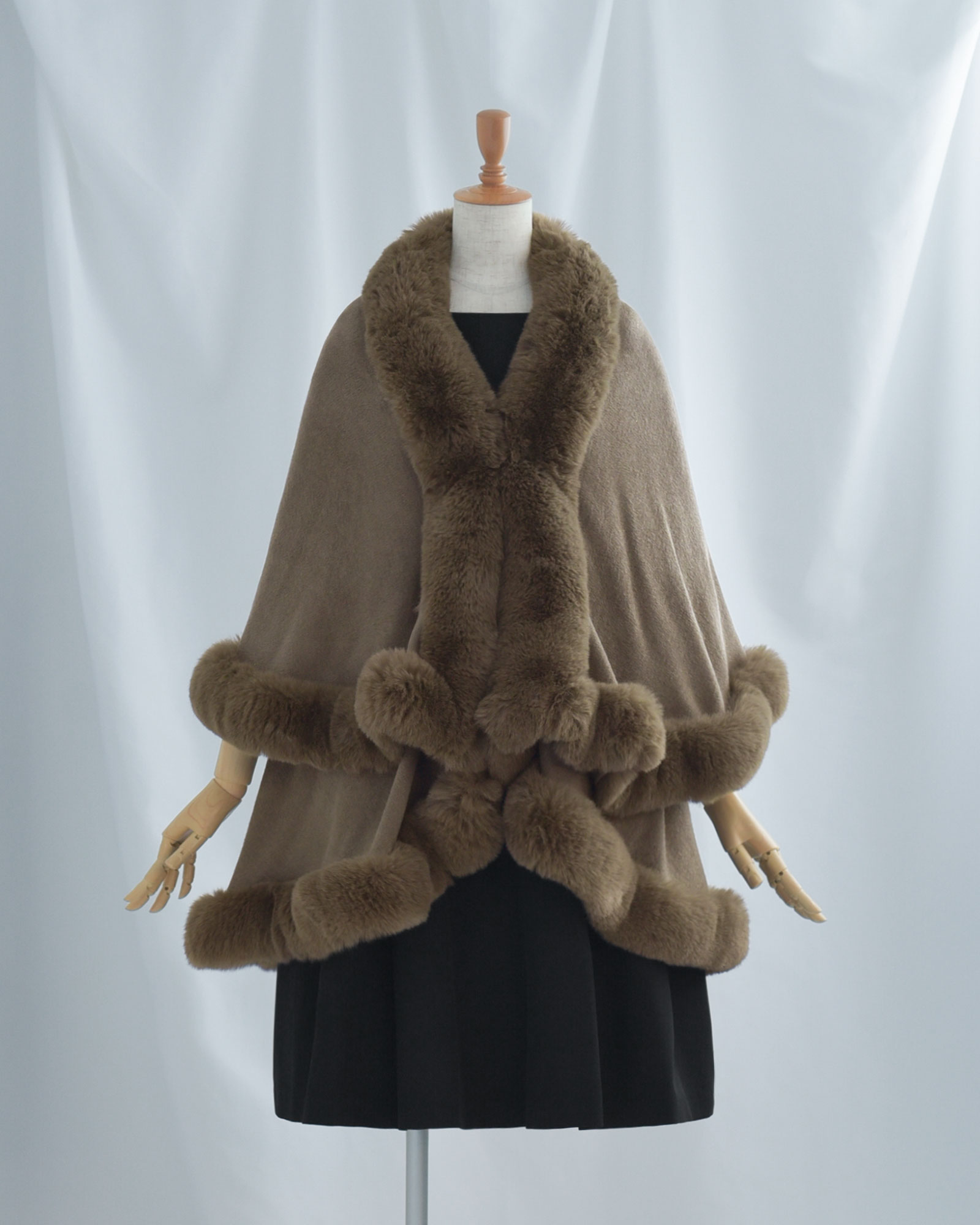 Serata★　ポンチョ　ケープ　ファー　エレガンス　アルパカ　高級 エコファー エレガンス ケープ】 お色展開：ホワイト,グレー,ブラウン