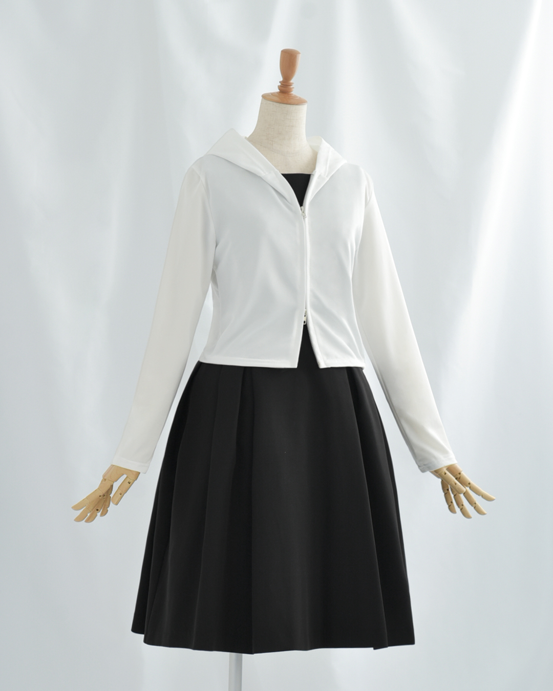 フーディ ジャケット】お色展開：ホワイト,ブラック ／ サイズ展開