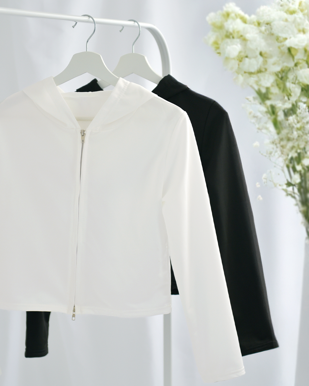 フーディ ジャケット】お色展開：ホワイト,ブラック ／ サイズ展開