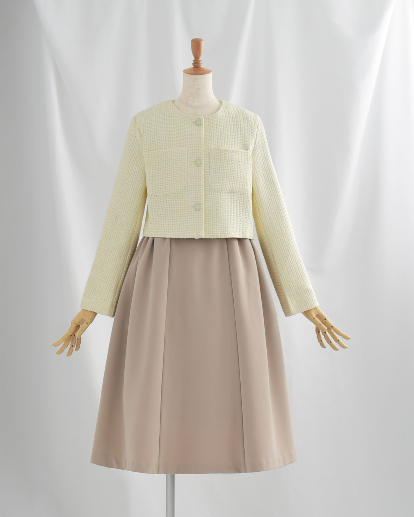 フォーマルにも日常にも活躍する一枚｜レジーナ【神戸ワンピース専門店】