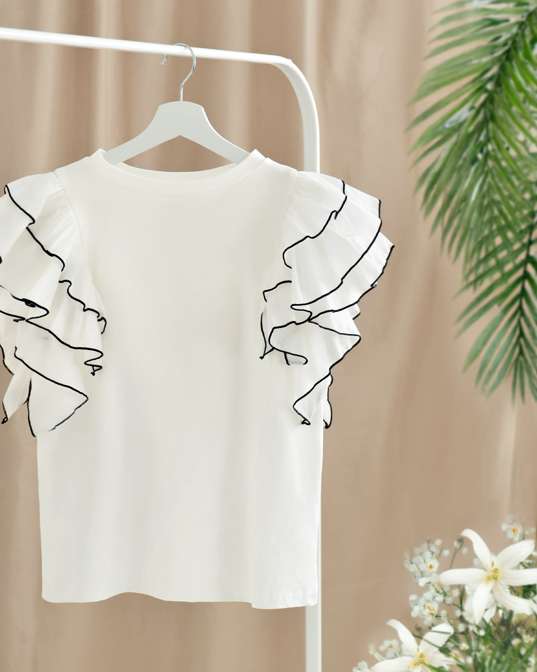 フリル フリル カットソー】お色展開：ホワイト ／ サイズ展開：Free