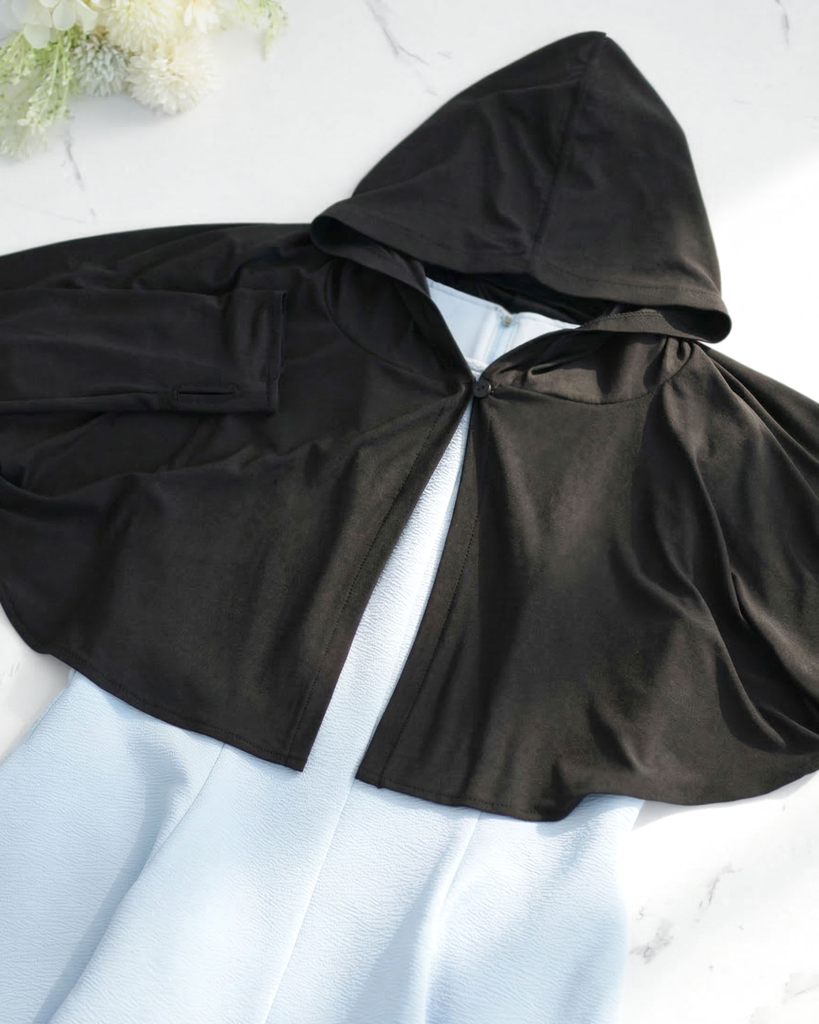 UVカットフーディボレロ。夏の紫外線対策と冷房対策におすすめの軽やかな羽織り｜レジーナ【神戸ワンピース専門店】