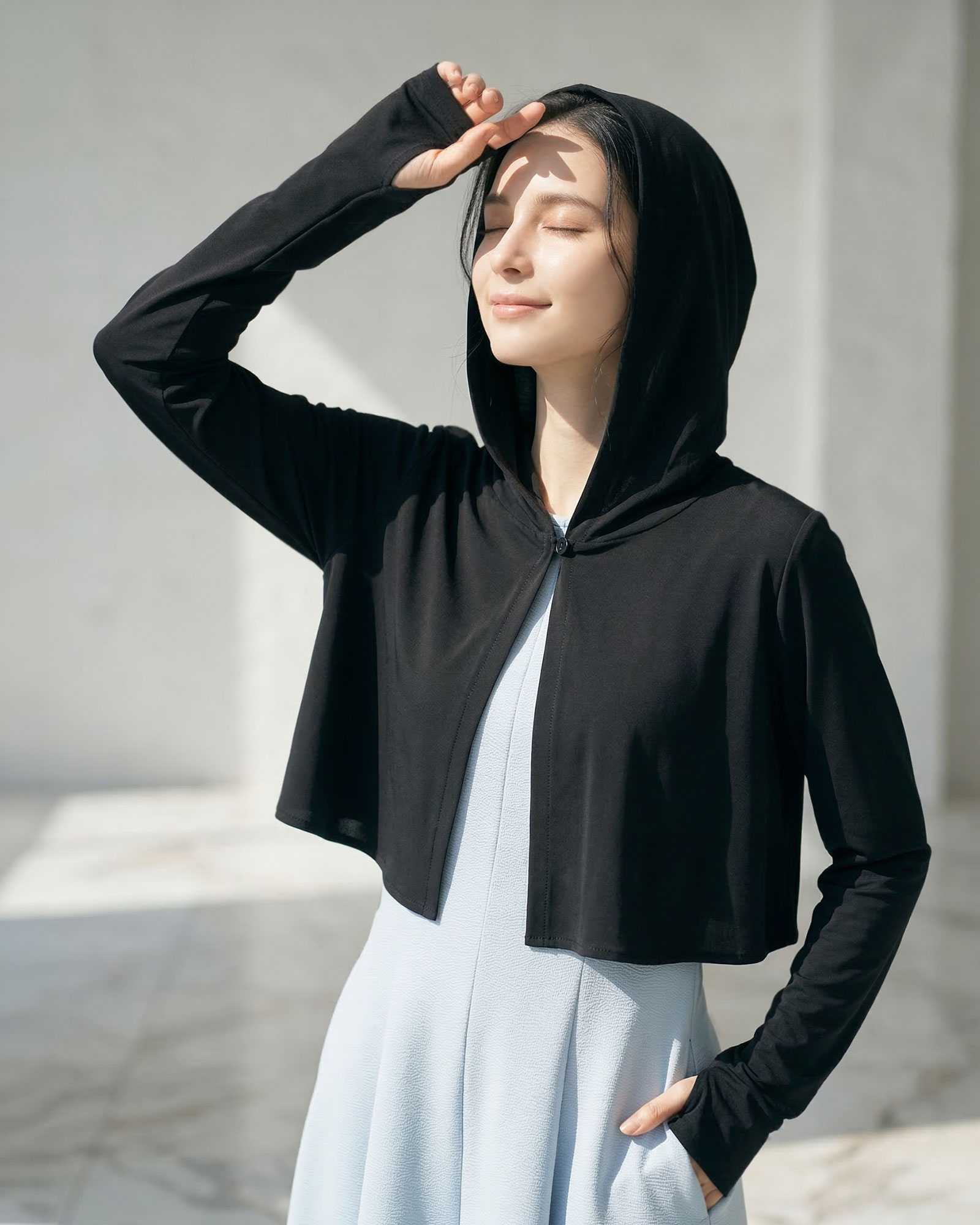 UVカットフーディボレロ。夏の紫外線対策と冷房対策におすすめの軽やかな羽織り｜レジーナ【神戸ワンピース専門店】